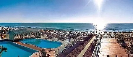 Hotel Chery 3*