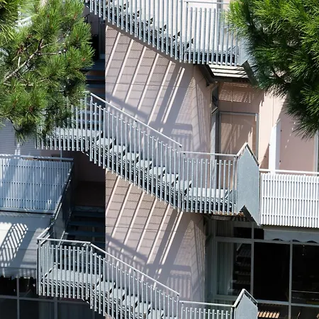 Chery Hotel 3*